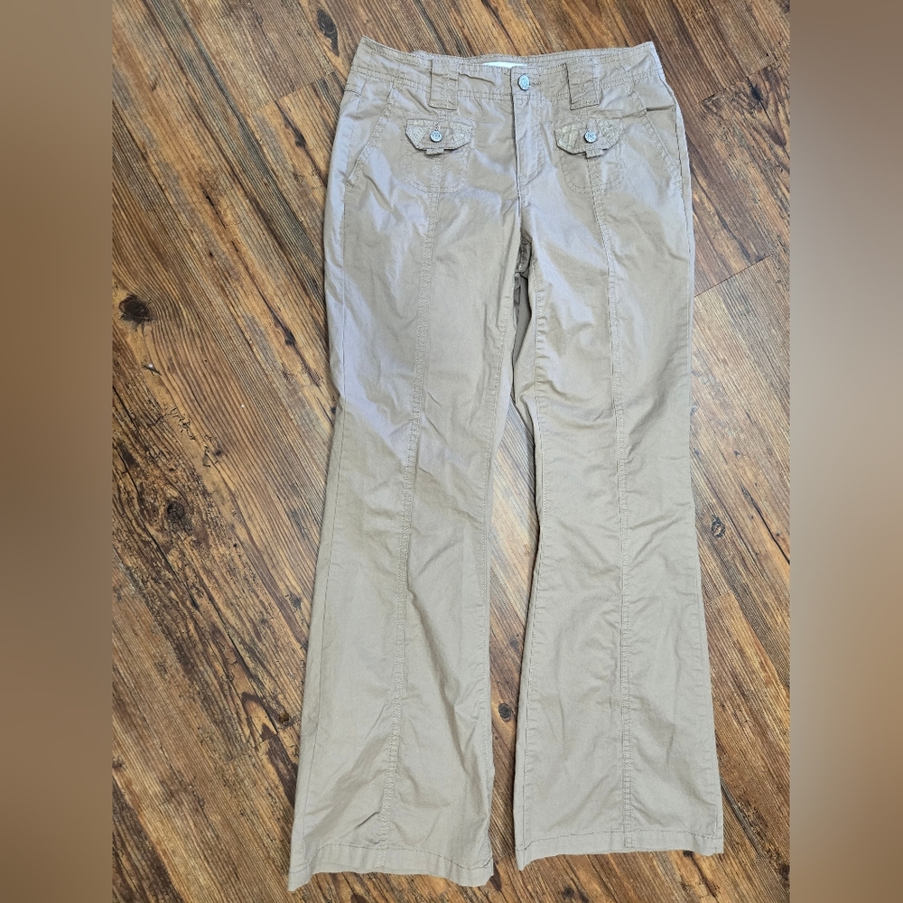 Vanilla Star khaki pants 1/25 4 never worn modern pockets students teachers moms